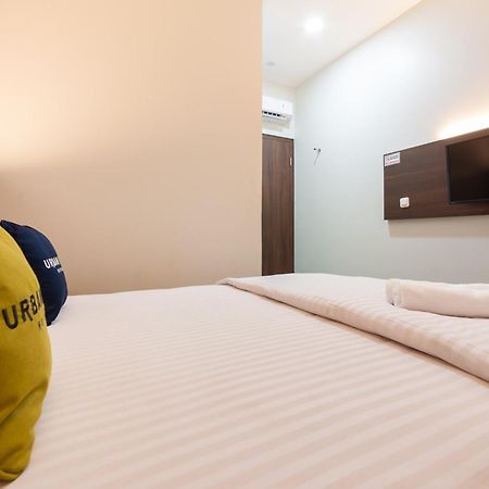 Urbanview Hotel Cengkareng Jakarta By Reddoorz Exteriör bild